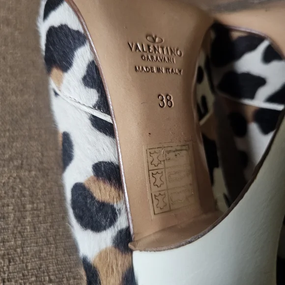 Valentino Garavani Leopard Print Heels Size 38